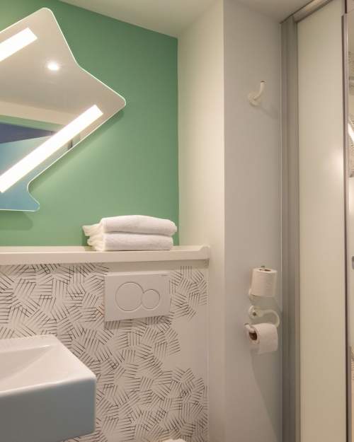 Ibis Budget Reims Thillois · Hôtel 2 étoiles · Chambre Twin Salle · de bain