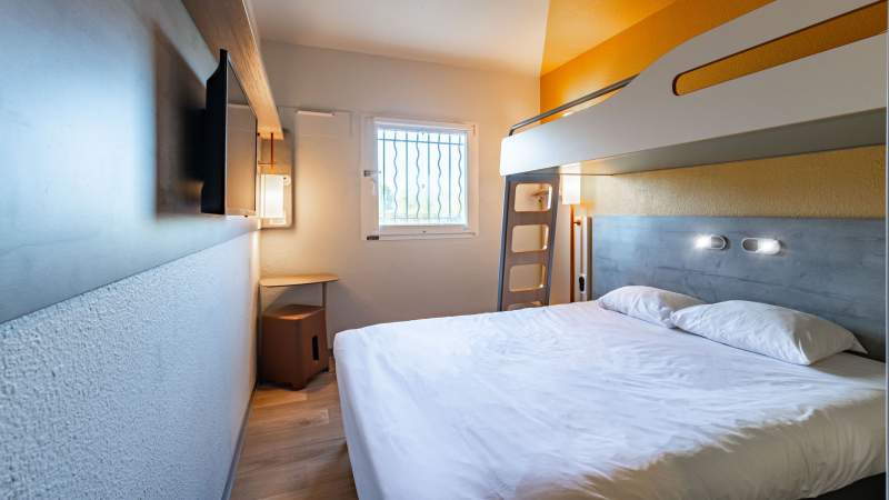 Ibis Budget Reims Thillois · 2-star Hotel · Triple Room