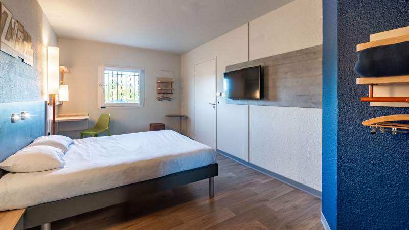 Ibis Budget Reims Thillois · Hôtel 2 étoiles · Chambre PMR